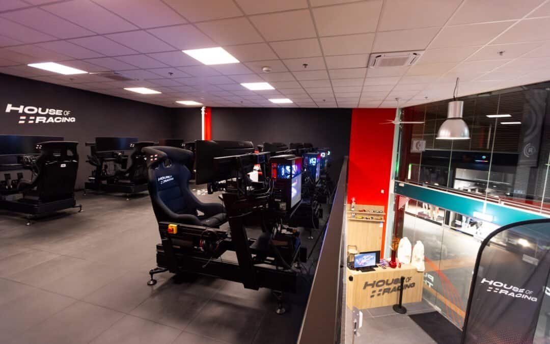 Simracen in Roermond bij Hous of Racing